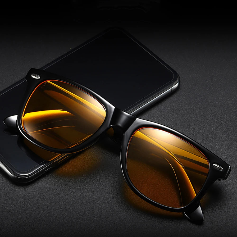 Lunettes carrées classiques anti-lumière bleue pour homme et femme, avec verres jaunes filtrant la lumière bleue.